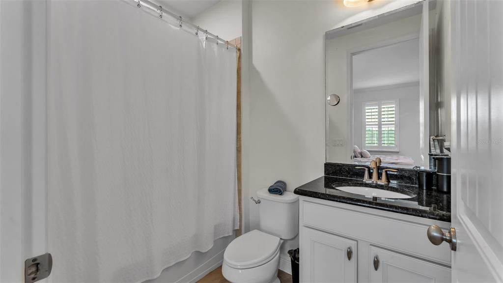 En Venta: $999,900 (5 camas, 4 baños, 4356 Pies cuadrados)