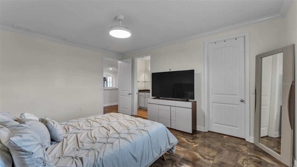 En Venta: $999,900 (5 camas, 4 baños, 4356 Pies cuadrados)