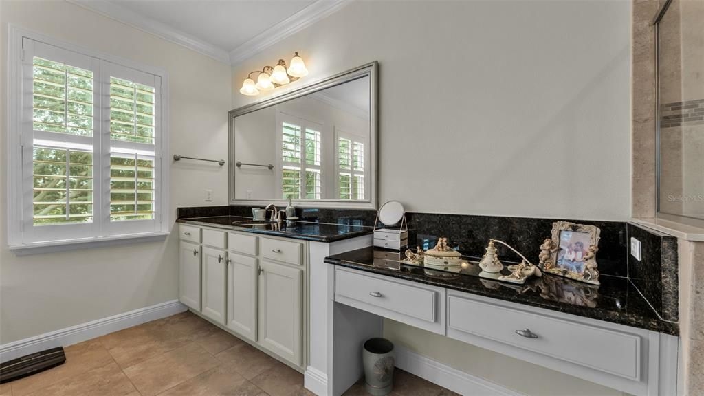 En Venta: $999,900 (5 camas, 4 baños, 4356 Pies cuadrados)