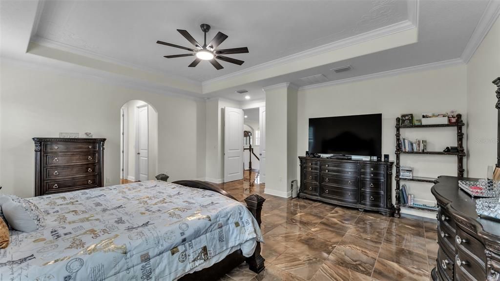 En Venta: $999,900 (5 camas, 4 baños, 4356 Pies cuadrados)