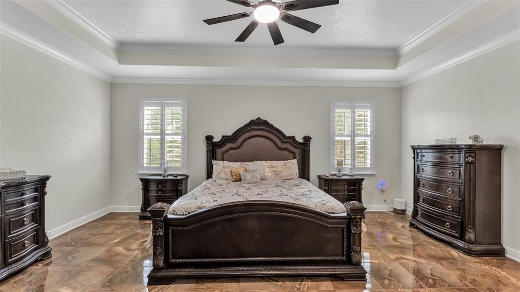 En Venta: $999,900 (5 camas, 4 baños, 4356 Pies cuadrados)