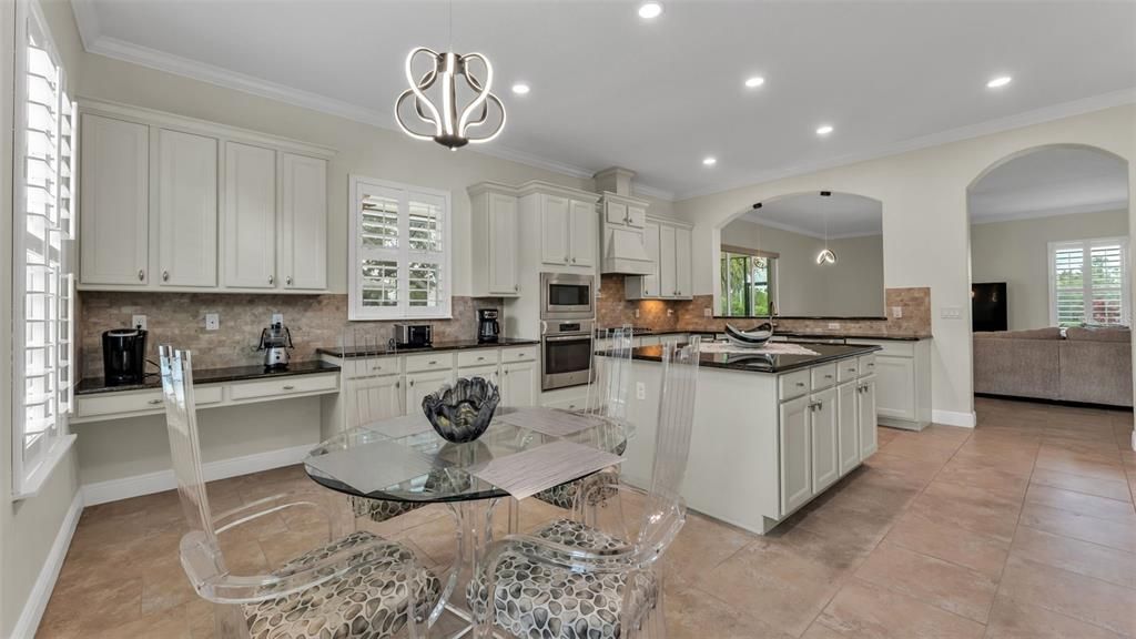 En Venta: $999,900 (5 camas, 4 baños, 4356 Pies cuadrados)