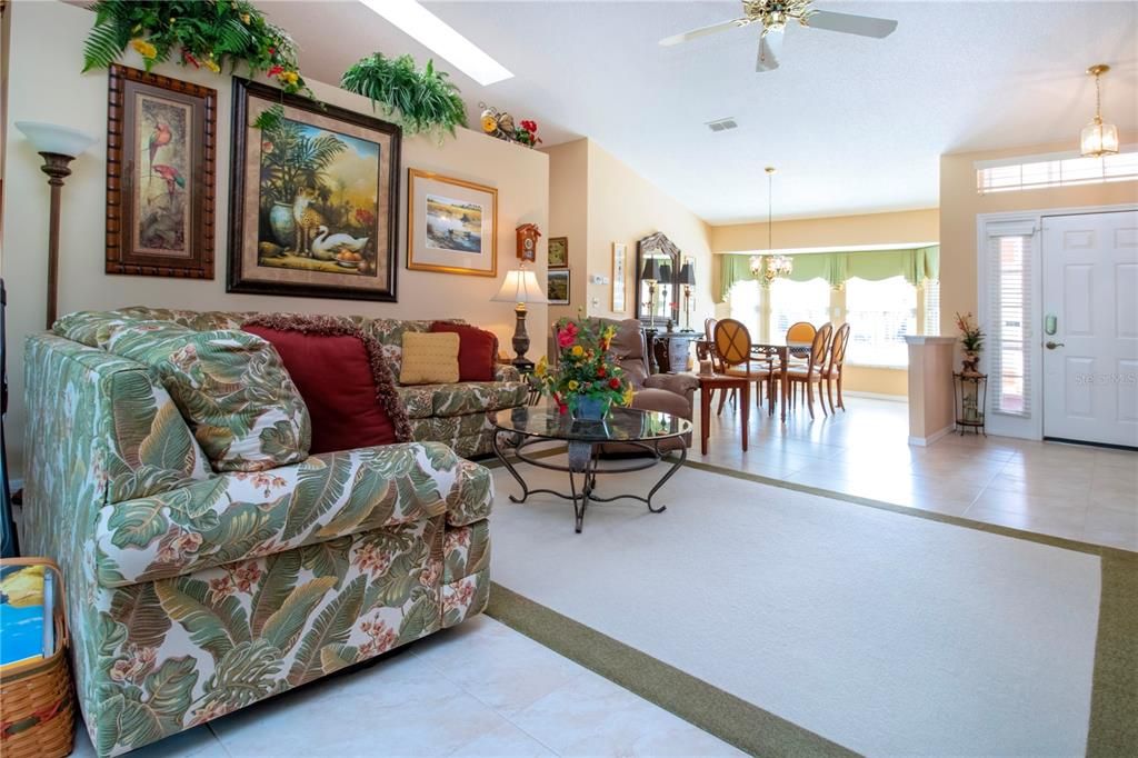 На продажу: $390,000 (3 спален, 2 ванн, 2352 Квадратных фут)