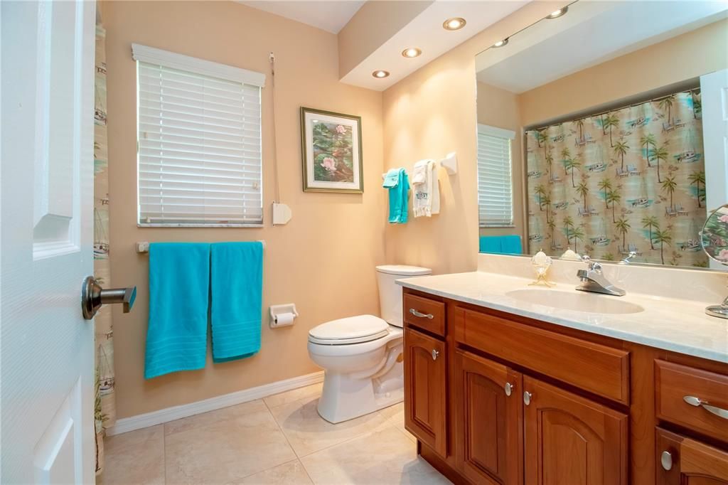 На продажу: $390,000 (3 спален, 2 ванн, 2352 Квадратных фут)