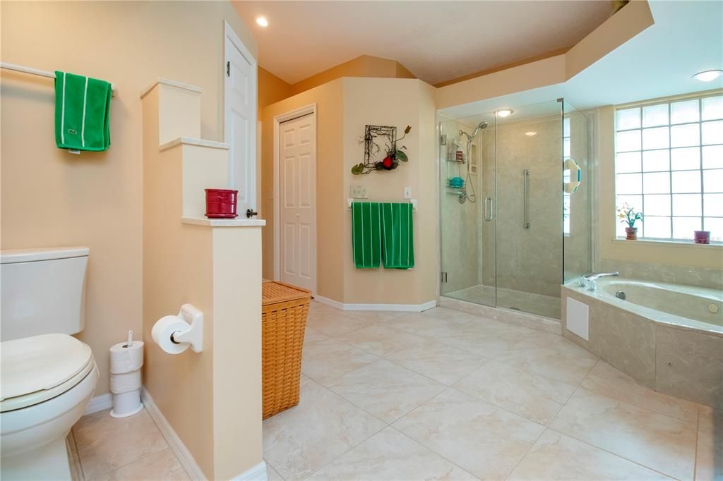 На продажу: $390,000 (3 спален, 2 ванн, 2352 Квадратных фут)