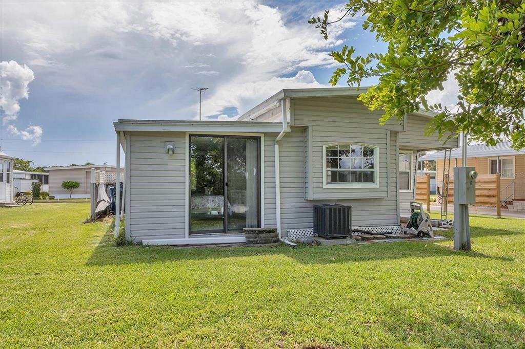 待售: $80,000 (1 贝兹, 1 浴室, 720 平方英尺)