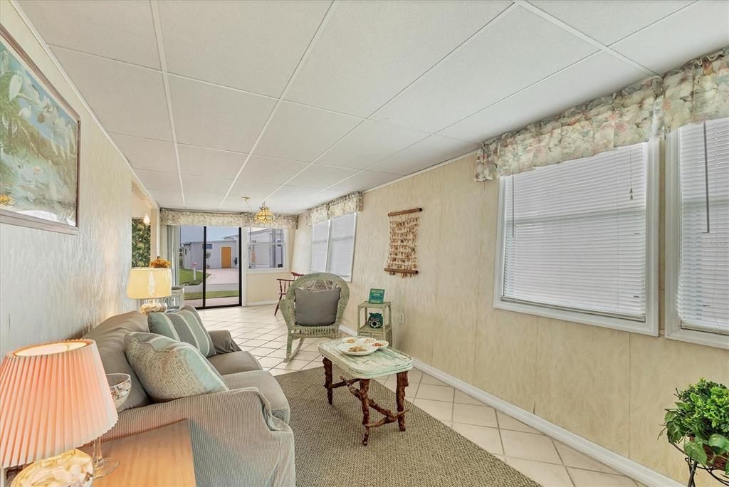 待售: $80,000 (1 贝兹, 1 浴室, 720 平方英尺)