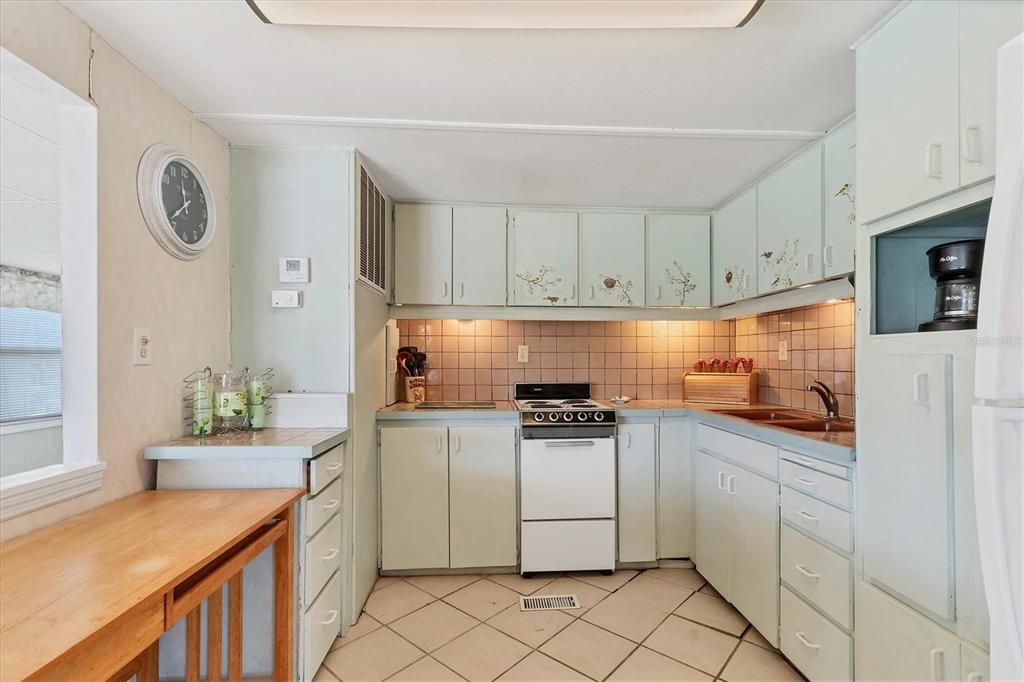 待售: $80,000 (1 贝兹, 1 浴室, 720 平方英尺)