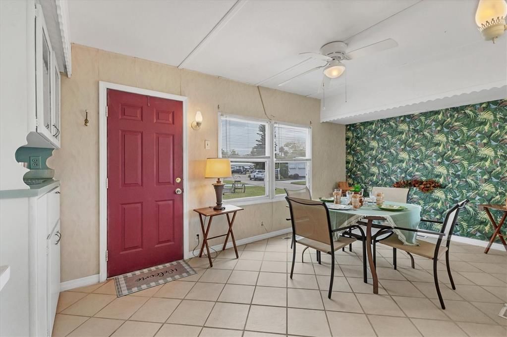 待售: $80,000 (1 贝兹, 1 浴室, 720 平方英尺)