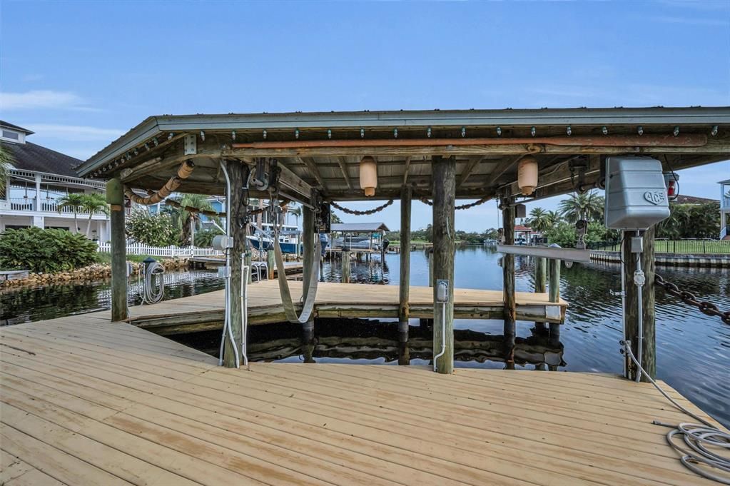 Active With Contract: $475,000 (2 beds, 2 baths, 1243 Square Feet)