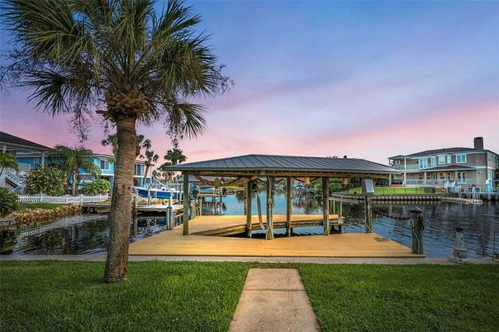 Active With Contract: $475,000 (2 beds, 2 baths, 1243 Square Feet)