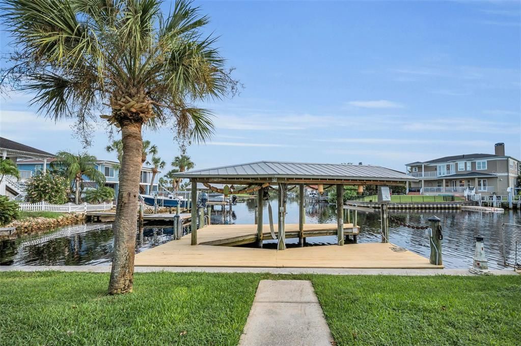 Active With Contract: $475,000 (2 beds, 2 baths, 1243 Square Feet)