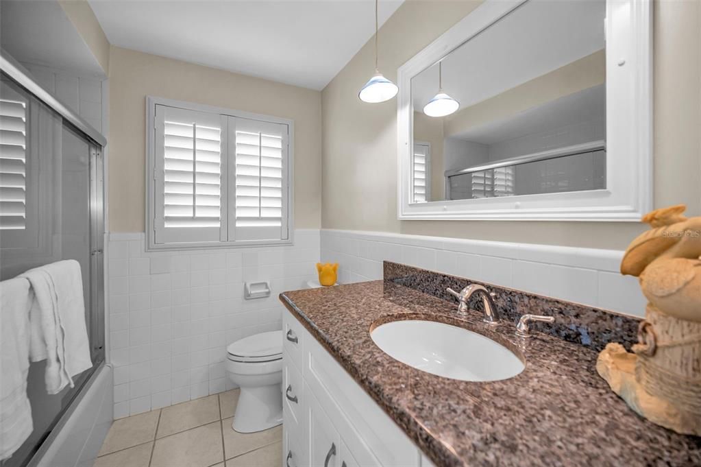 Active With Contract: $475,000 (2 beds, 2 baths, 1243 Square Feet)