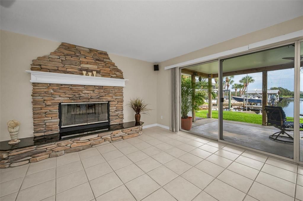 Active With Contract: $475,000 (2 beds, 2 baths, 1243 Square Feet)