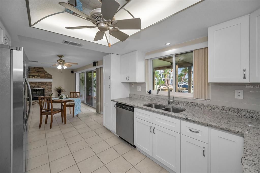 Active With Contract: $475,000 (2 beds, 2 baths, 1243 Square Feet)