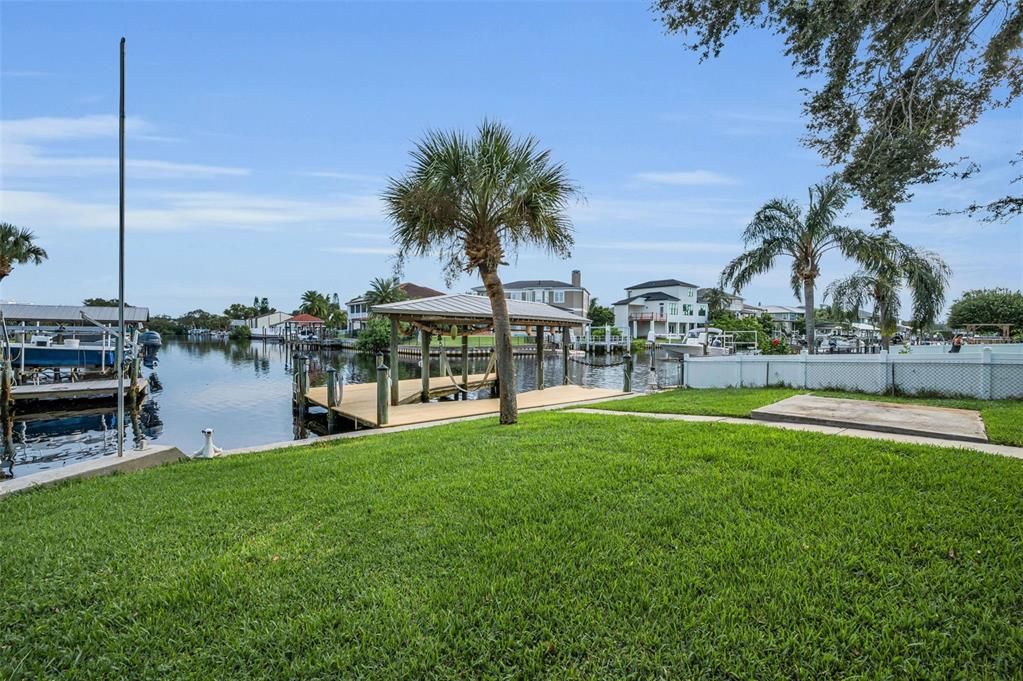 Active With Contract: $475,000 (2 beds, 2 baths, 1243 Square Feet)