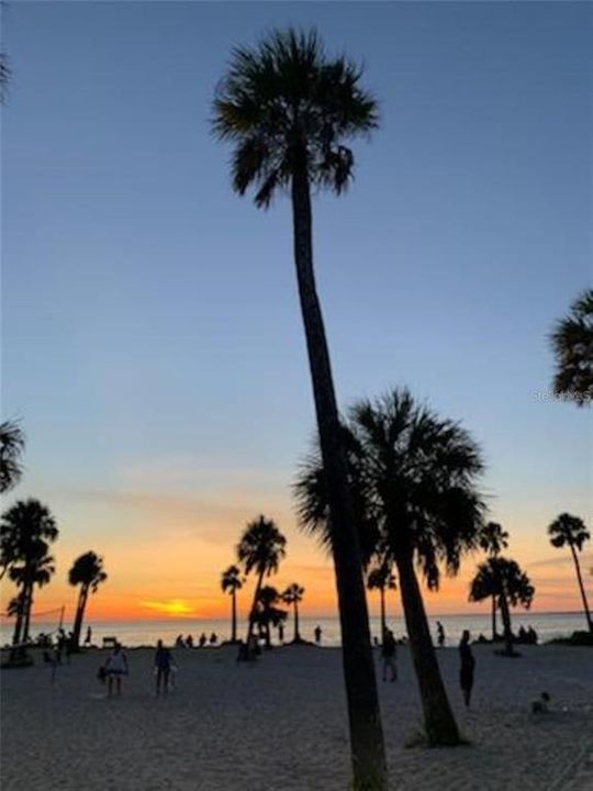 Active With Contract: $475,000 (2 beds, 2 baths, 1243 Square Feet)