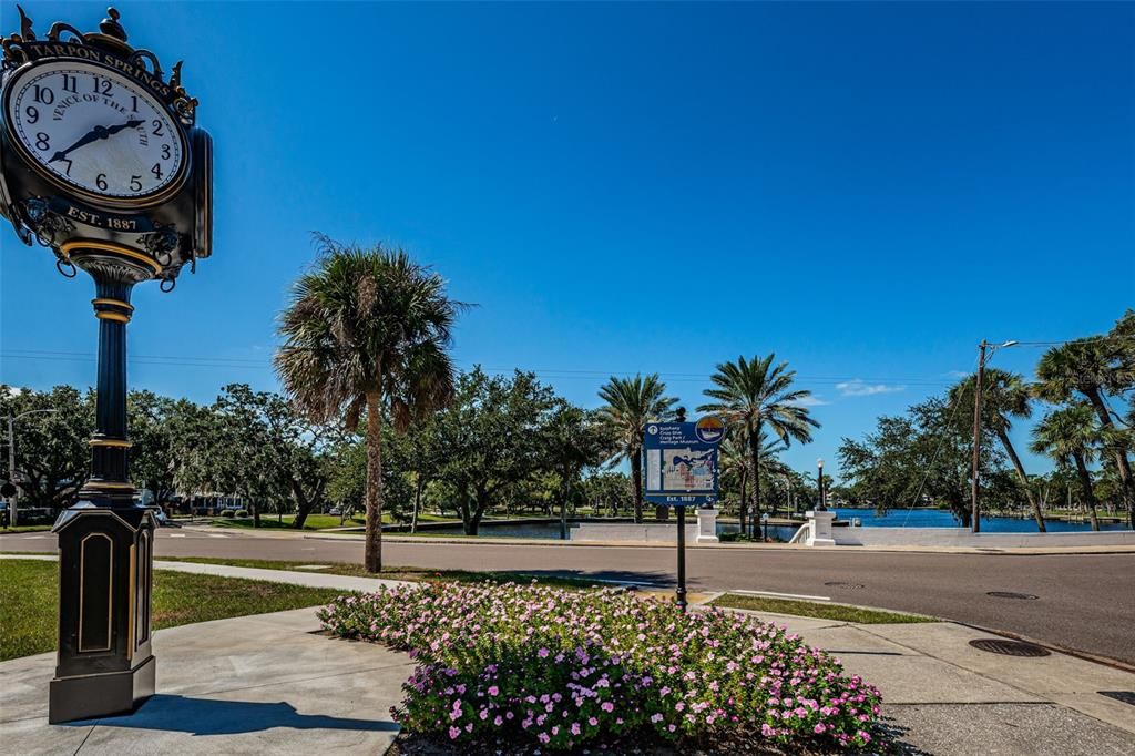 Active With Contract: $475,000 (2 beds, 2 baths, 1243 Square Feet)