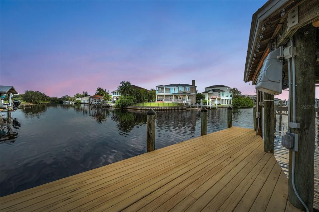 Active With Contract: $475,000 (2 beds, 2 baths, 1243 Square Feet)