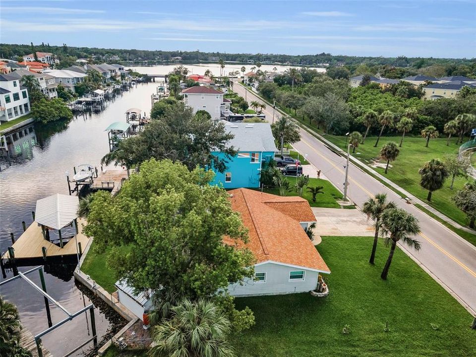 Active With Contract: $475,000 (2 beds, 2 baths, 1243 Square Feet)