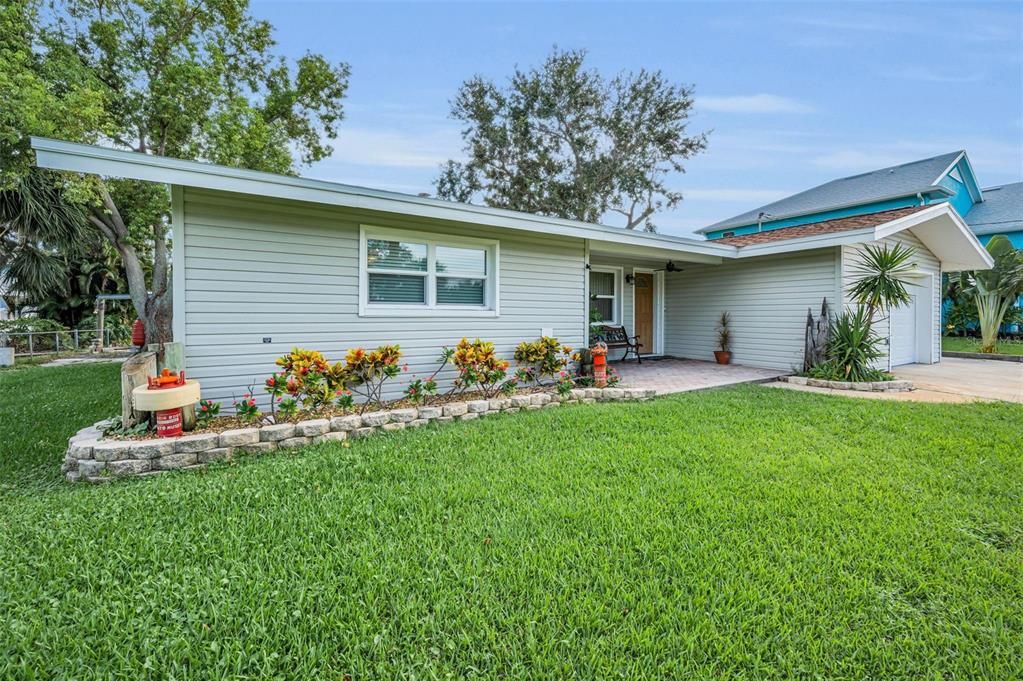 Active With Contract: $475,000 (2 beds, 2 baths, 1243 Square Feet)