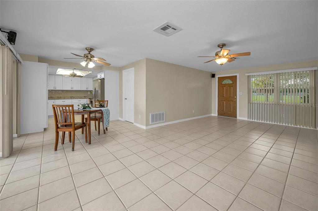 Active With Contract: $475,000 (2 beds, 2 baths, 1243 Square Feet)