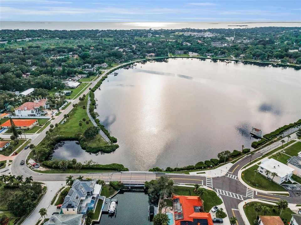 Active With Contract: $475,000 (2 beds, 2 baths, 1243 Square Feet)