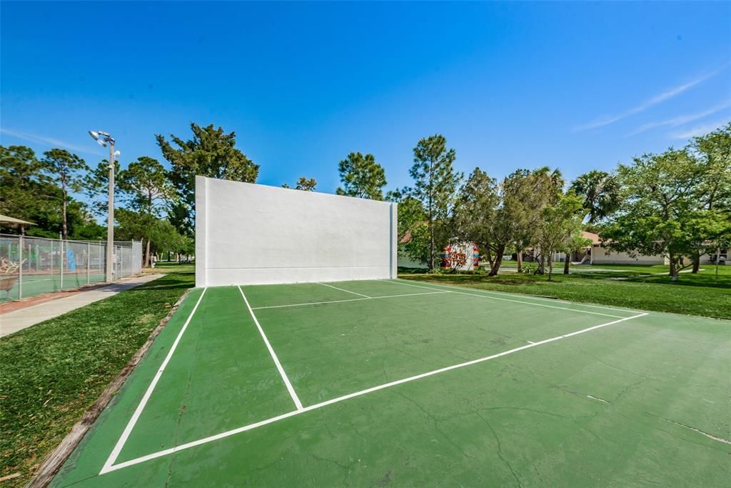 Active With Contract: $475,000 (2 beds, 2 baths, 1243 Square Feet)