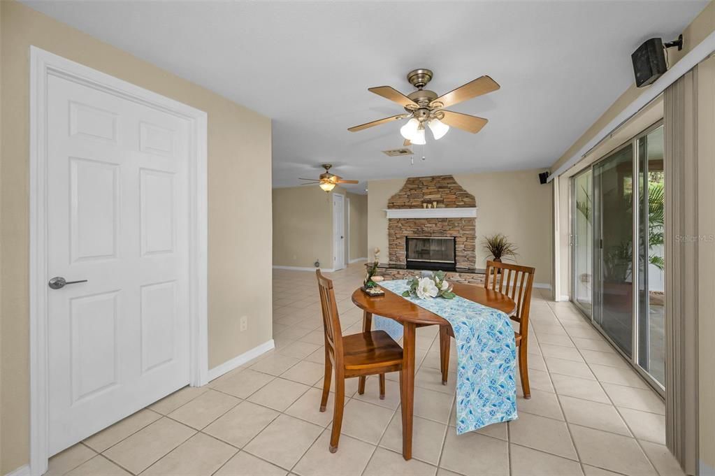 Active With Contract: $475,000 (2 beds, 2 baths, 1243 Square Feet)