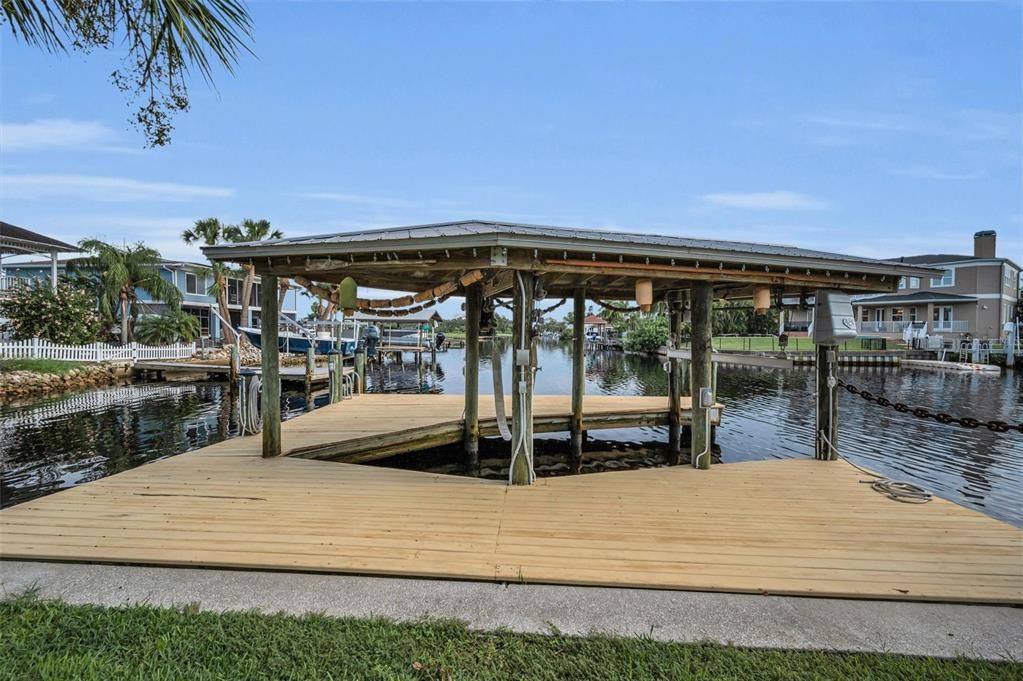 Active With Contract: $475,000 (2 beds, 2 baths, 1243 Square Feet)