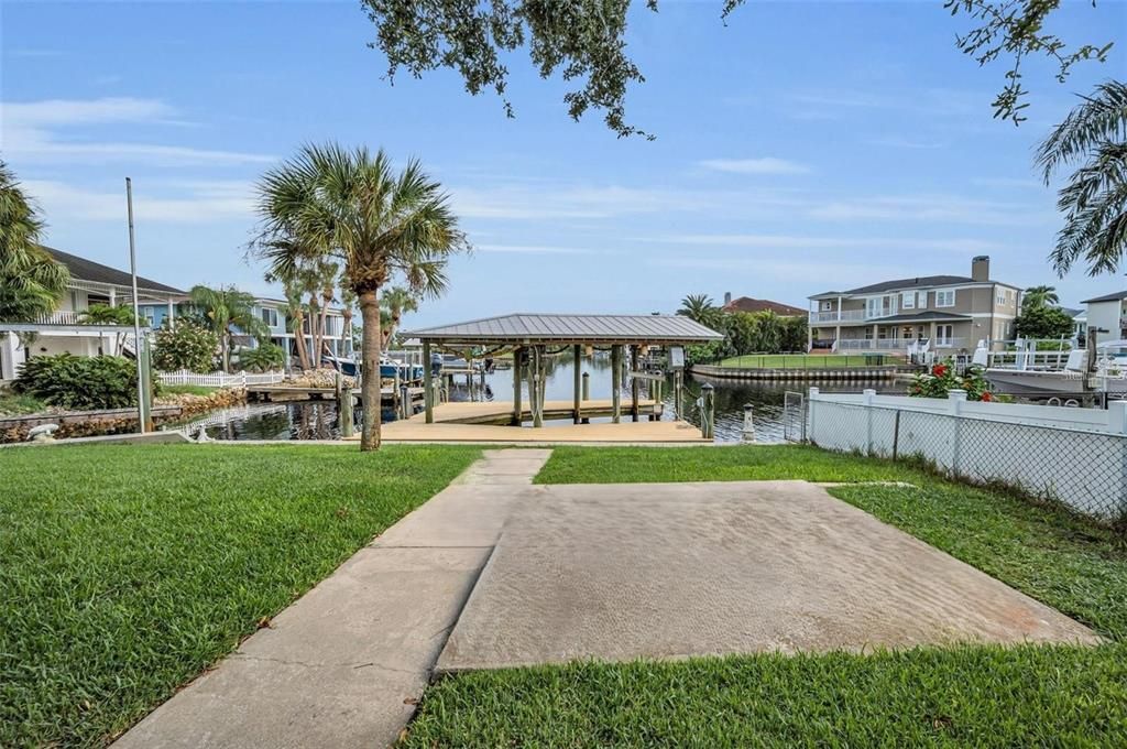 Active With Contract: $475,000 (2 beds, 2 baths, 1243 Square Feet)