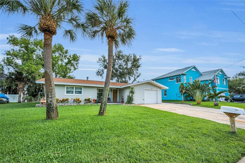 Active With Contract: $475,000 (2 beds, 2 baths, 1243 Square Feet)