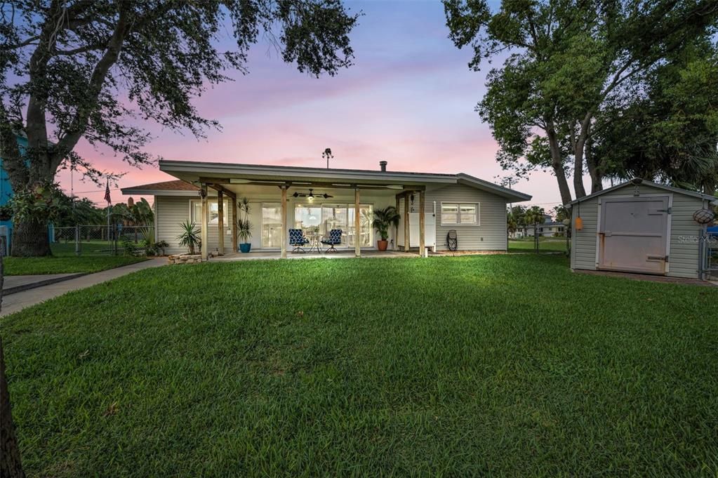 Active With Contract: $475,000 (2 beds, 2 baths, 1243 Square Feet)