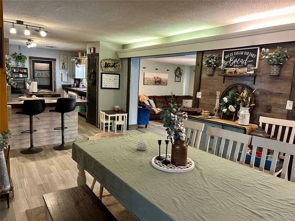 En Venta: $289,500 (3 camas, 2 baños, 2738 Pies cuadrados)