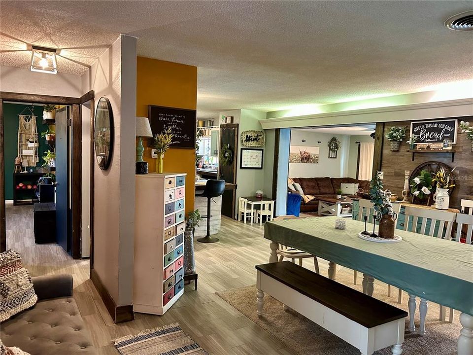 En Venta: $289,500 (3 camas, 2 baños, 2738 Pies cuadrados)