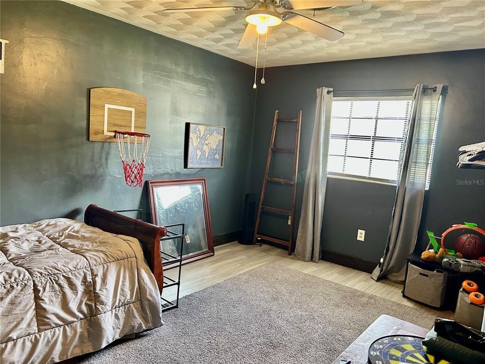 En Venta: $289,500 (3 camas, 2 baños, 2738 Pies cuadrados)