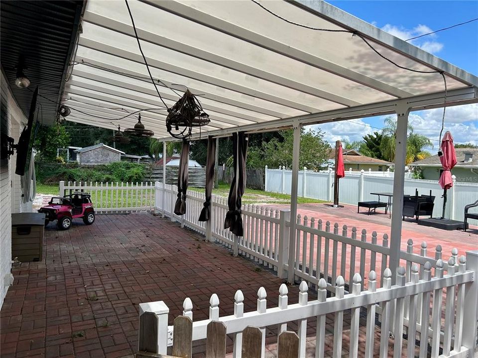 En Venta: $289,500 (3 camas, 2 baños, 2738 Pies cuadrados)