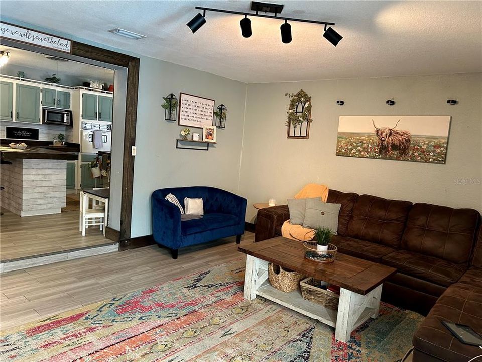 En Venta: $289,500 (3 camas, 2 baños, 2738 Pies cuadrados)