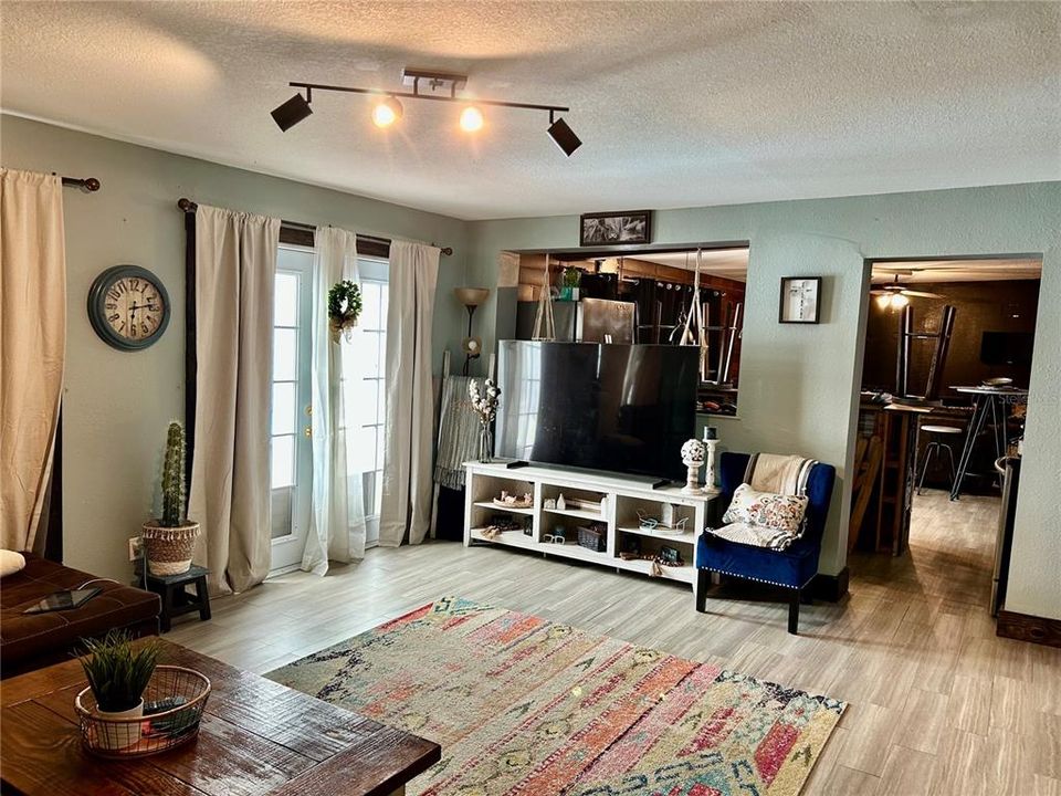 En Venta: $289,500 (3 camas, 2 baños, 2738 Pies cuadrados)