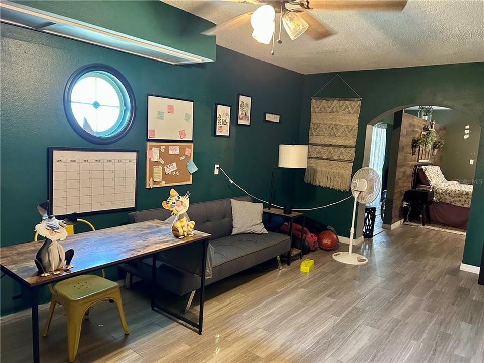 En Venta: $289,500 (3 camas, 2 baños, 2738 Pies cuadrados)