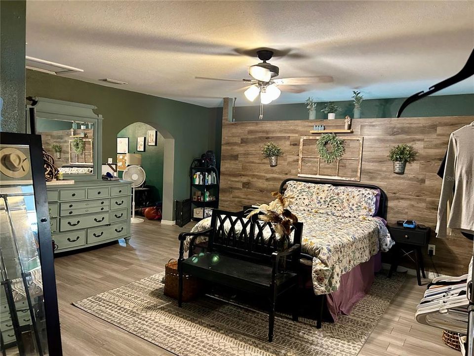 En Venta: $289,500 (3 camas, 2 baños, 2738 Pies cuadrados)