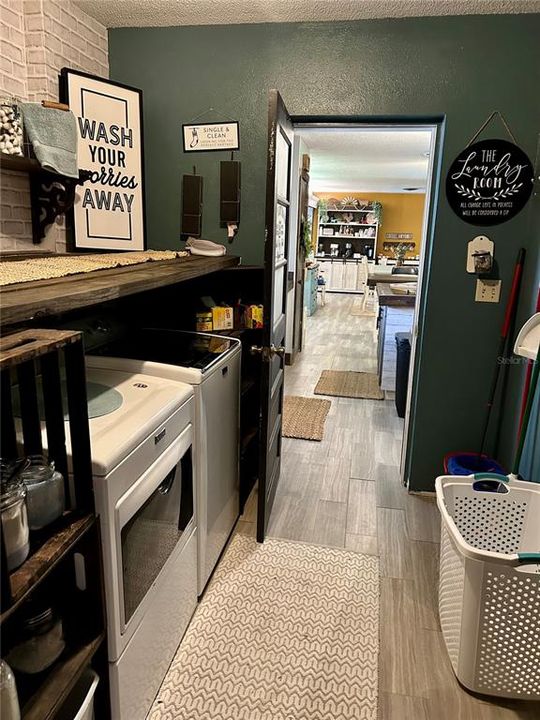 En Venta: $289,500 (3 camas, 2 baños, 2738 Pies cuadrados)