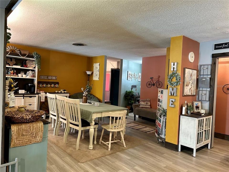 En Venta: $289,500 (3 camas, 2 baños, 2738 Pies cuadrados)