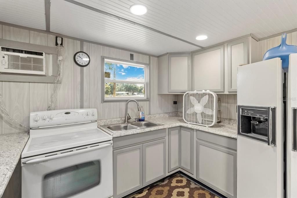 For Sale: $269,000 (4 beds, 3 baths, 1608 Square Feet)