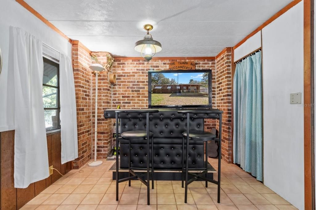 For Sale: $269,000 (4 beds, 3 baths, 1608 Square Feet)