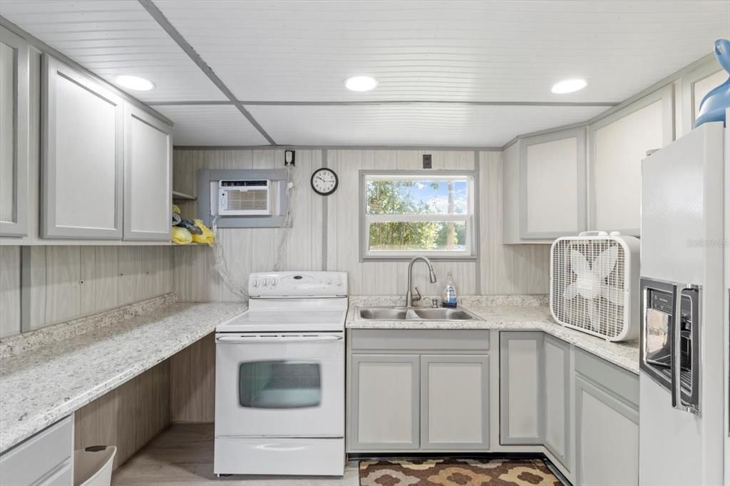 For Sale: $269,000 (4 beds, 3 baths, 1608 Square Feet)