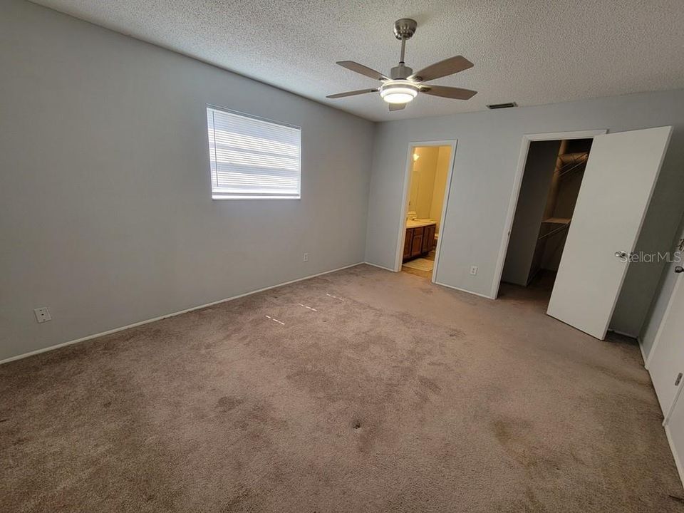 На продажу: $115,000 (2 спален, 2 ванн, 1135 Квадратных фут)