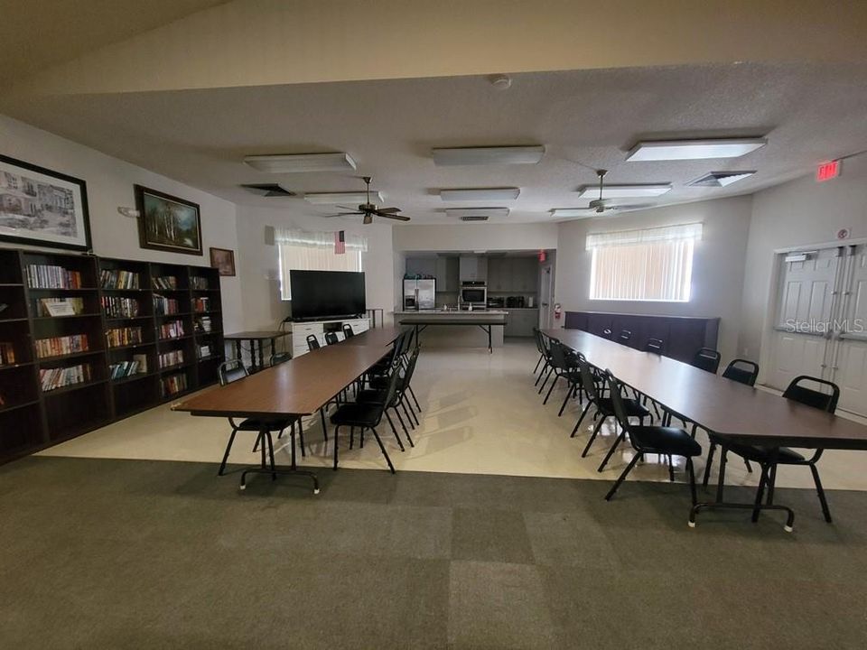 На продажу: $115,000 (2 спален, 2 ванн, 1135 Квадратных фут)