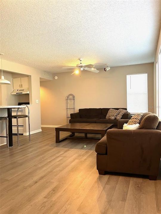 В аренду: $425 (4 спален, 2 ванн, 1177 Квадратных фут)