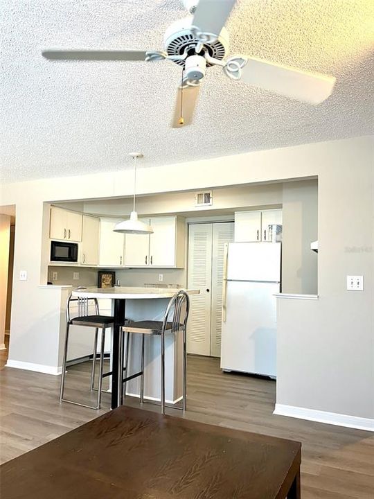 В аренду: $425 (4 спален, 2 ванн, 1177 Квадратных фут)